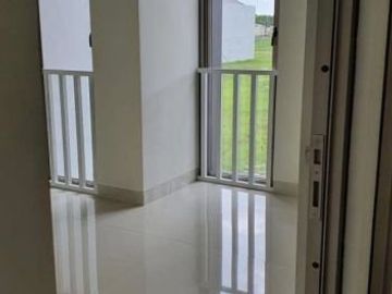 Rumah Gress Greenland Residence , Strategis
