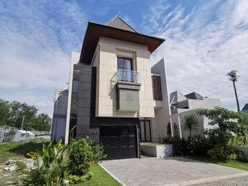 Rumah Mewah Tengah Kota Strategis Dekat Transmart Maguwo