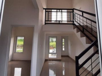 Dijual Rumah 2 Lantai Harga 400 Jutaan Dekat Stasiun Cilebut Bogor Dengan 2 Kamar Tidur