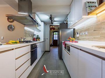 Casa remodelada, piscina, condominio, La Reina, 4 dorm 3 bañ