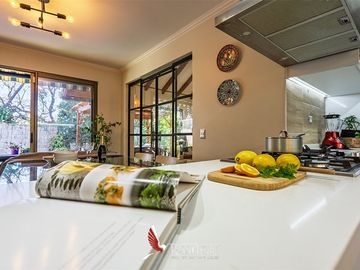 Casa remodelada, piscina, condominio, La Reina, 4 dorm 3 bañ