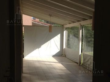BAYUGAR PROPIEDADES/ CASA/ BARRIO LA CANDELA