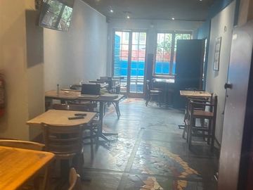 DERECHO LLAVES BAR Y RESTAURANTE 4 PATENTES Y TERRAZA. ÑUÑOA