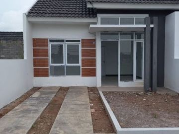 Rumah Cantik di Perum Griya Pindad Asri Rancaekek