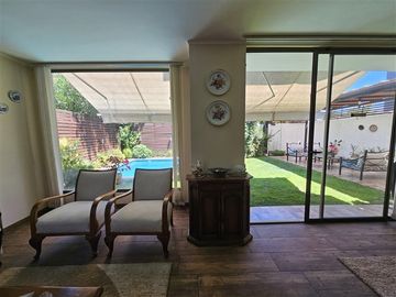 Casa en venta de 4 dorm. en Huechuraba