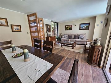 Casa en venta de 4 dorm. en Huechuraba