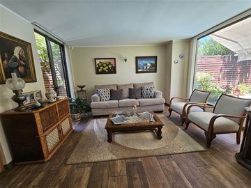 Casa en venta de 4 dorm. en Huechuraba