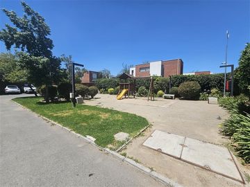 Casa en venta de 4 dorm. en Huechuraba