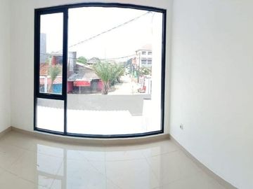 Townhouse di Depok 2 lantai harga 1 Milyar an dekat akses tol