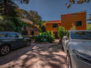 Casa de Lujo en Venta en Pinar de la Venta Zapopan Rancho contento