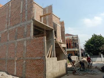 Rumah mewah 3 lantai dan murah di Jakarta Timur