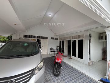 Rumah Hook Dan Kontrakan Di Bintara Bekasi LT 185m 5 KT Siap Huni