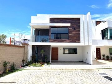 CASA EN VENTA PARQUE NAYARIT LOMAS DE ANGELOPOLIS