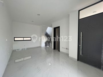Dijual Murah Rumah Golf Island Pik Uk 5x15 Semi Furnish 4 Ac Dll