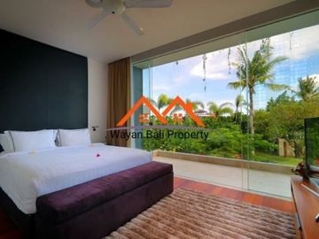 Villa Taman Luas Dekat Pantai Pererenan