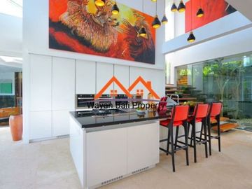 Villa Taman Luas Dekat Pantai Pererenan
