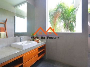 Villa Taman Luas Dekat Pantai Pererenan