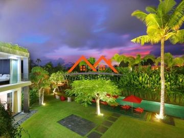 Villa Taman Luas Dekat Pantai Pererenan