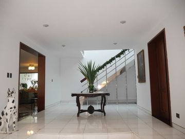 BAJÓ DE PRECIO!!! CASA EN VENTA EN SAN ISIDRO EN OCTAVIO ESPINOZA