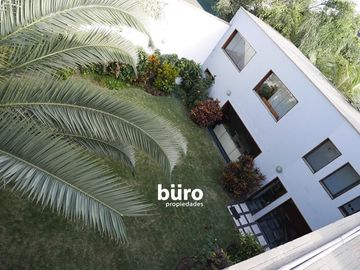 BAJÓ DE PRECIO!!! CASA EN VENTA EN SAN ISIDRO EN OCTAVIO ESPINOZA