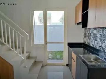 Rumah Sukolilo Dian Regency Surabaya Bonus Furniture