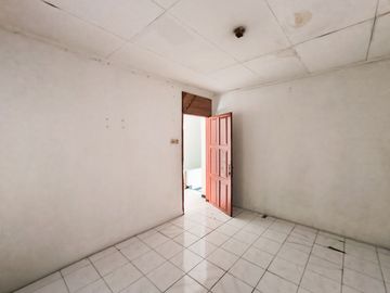 Rumah LB 100 Strategis 8 Mnt ke Stasiun Klender Baru Siap Huni J-41160