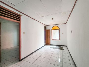 Rumah LB 100 Strategis 8 Mnt ke Stasiun Klender Baru Siap Huni J-41160