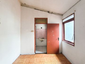 Rumah LB 100 Strategis 8 Mnt ke Stasiun Klender Baru Siap Huni J-41160