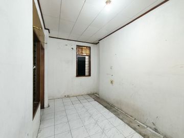 Rumah LB 100 Strategis 8 Mnt ke Stasiun Klender Baru Siap Huni J-41160