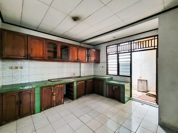 Rumah LB 100 Strategis 8 Mnt ke Stasiun Klender Baru Siap Huni J-41160