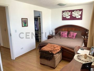 Venta casa 3 pisos Los cipreses Urb. Santa Lucía