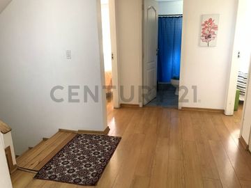 Venta casa 3 pisos Los cipreses Urb. Santa Lucía