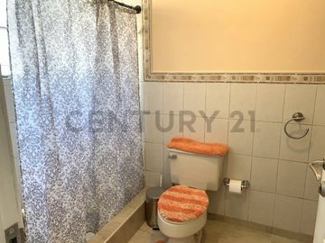 Venta casa 3 pisos Los cipreses Urb. Santa Lucía