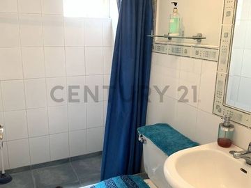 Venta casa 3 pisos Los cipreses Urb. Santa Lucía