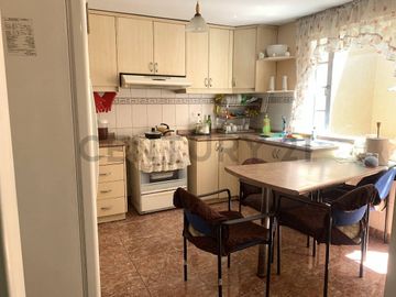 Venta casa 3 pisos Los cipreses Urb. Santa Lucía