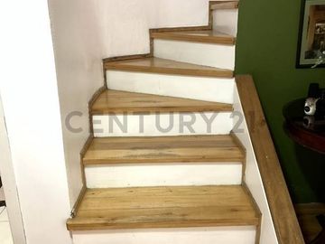 Venta casa 3 pisos Los cipreses Urb. Santa Lucía