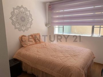 Venta casa 3 pisos Los cipreses Urb. Santa Lucía