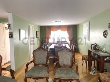 Venta casa 3 pisos Los cipreses Urb. Santa Lucía