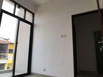 Jual Rumah Dua Lantai Kota Bogor Lokasi Strategis Dekat Tol Bonus Kitchen Set