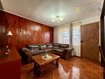 Casa en venta de 3 dorm. en Belloto sur