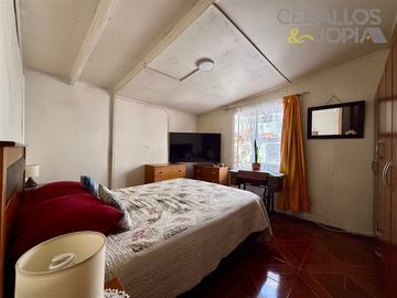 Casa en venta de 3 dorm. en Belloto sur