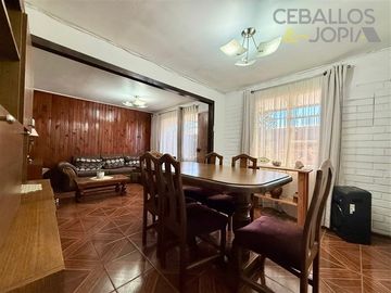 Casa en venta de 3 dorm. en Belloto sur
