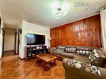 Casa en venta de 3 dorm. en Belloto sur