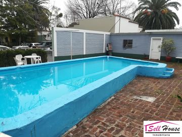 DEPARTAMENTO DOS AMB AMPLIO CON TERRAZA DE 30 MTS. CON COCHERA  COMPEJO CON PISCINA