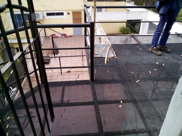 DEPARTAMENTO DOS AMB AMPLIO CON TERRAZA DE 30 MTS. CON COCHERA  COMPEJO CON PISCINA