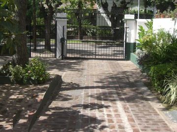 DEPARTAMENTO DOS AMB AMPLIO CON TERRAZA DE 30 MTS. CON COCHERA  COMPEJO CON PISCINA