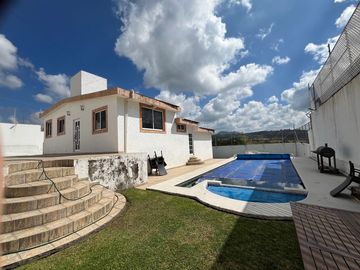 AMPLIA CASA EN MORELOS CON ALBERCA