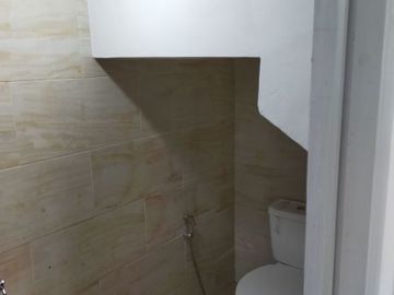 Rmh mewah 2lantai lokasi strategis Beji,depok