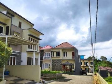 Rumah 2 Lantai Menarik, Bonus View Gunung Arjuna Cantik | 0