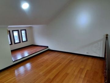 FULL FURNISH Rumah Kota Baru Parahyangan Padalarang DKT TOL Pasteur